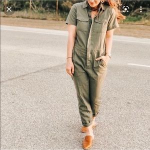 CJLA “ Reese” Jumpsuit. Size Medium, salmon pink.